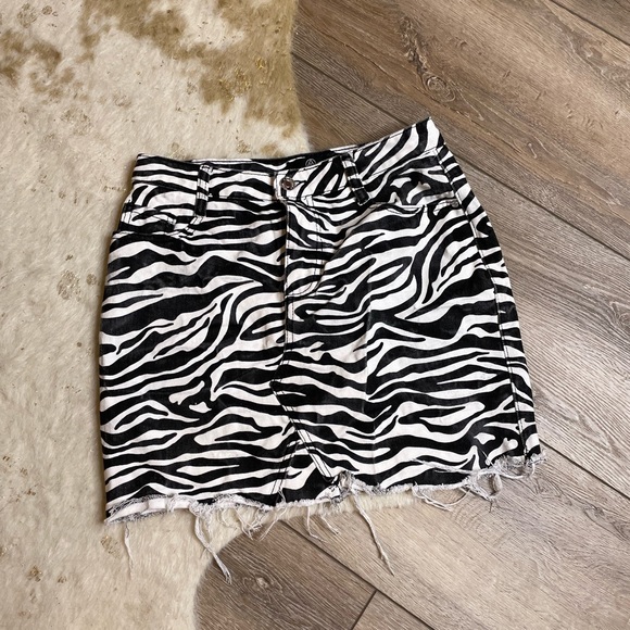 Missguided Dresses & Skirts - Missguided zebra black white mini denim skirt
